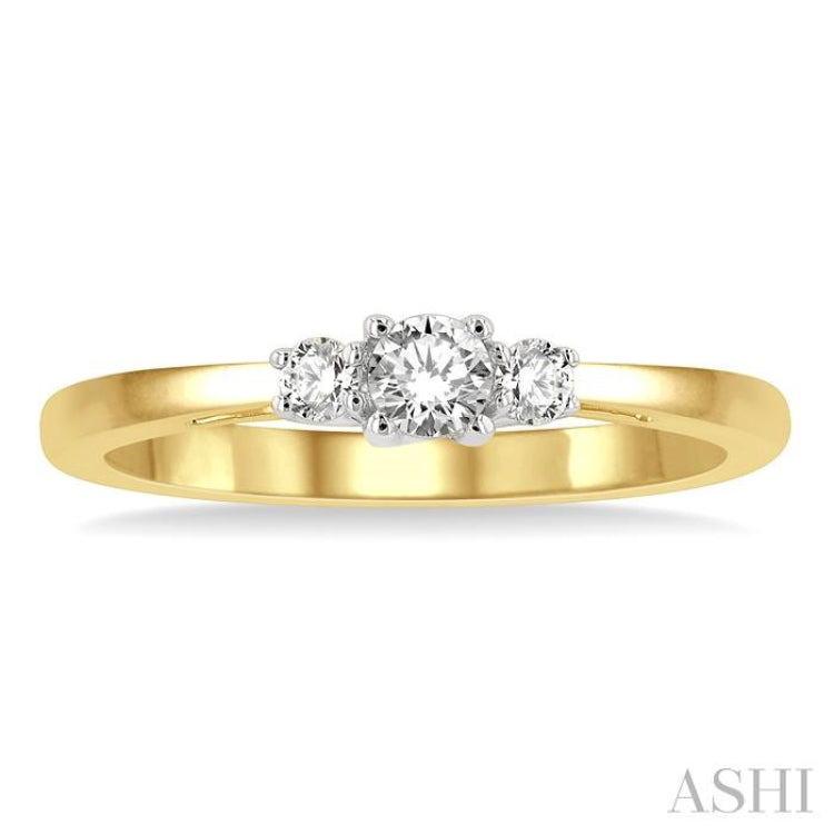 Round Shape Past Present & Future Diamond Engagement Ring