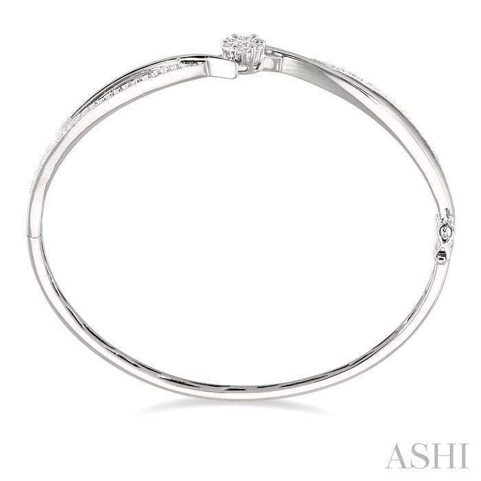 3/4 ctw Round Cut Diamond Bangle in 14K White Gold