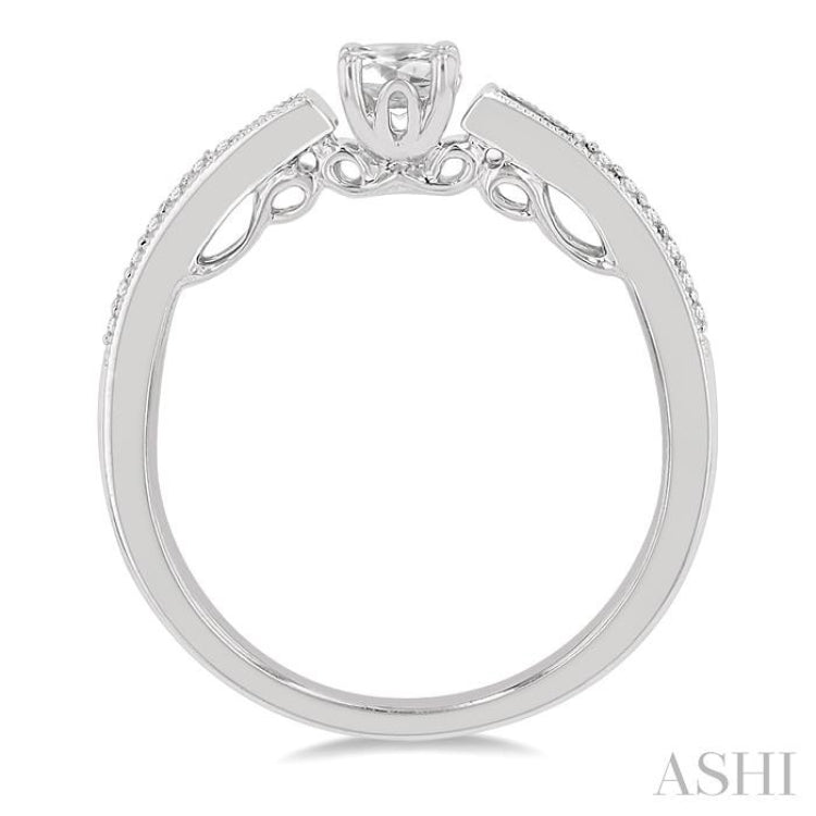 Round Shape Diamond Engagement Ring