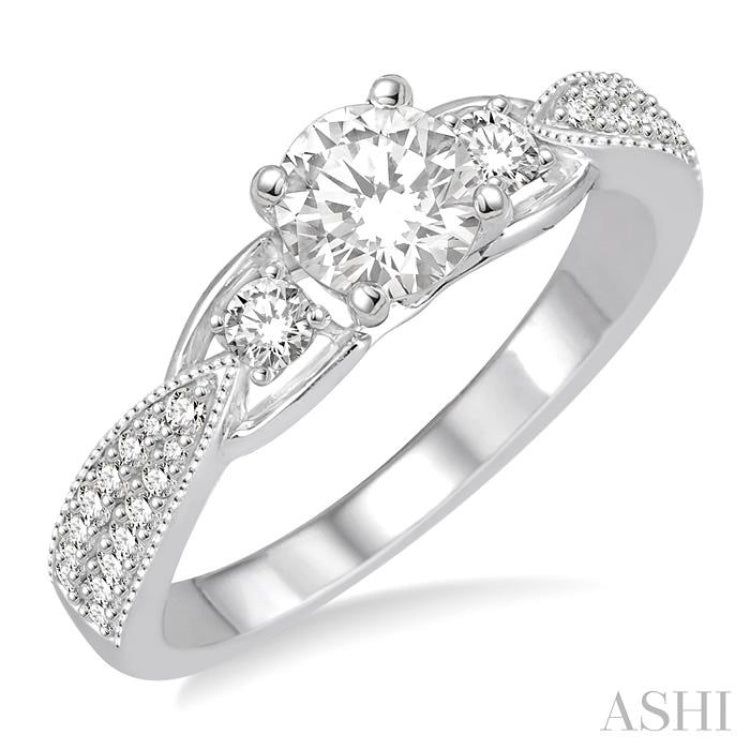 Round Shape Diamond Engagement Ring