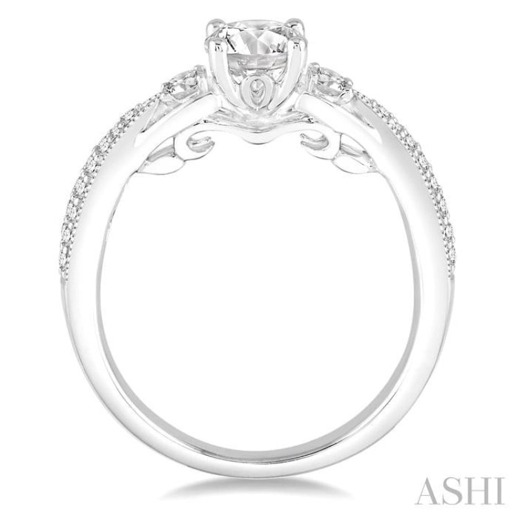 Round Shape Diamond Engagement Ring