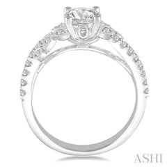 Round Shape Diamond Engagement Ring