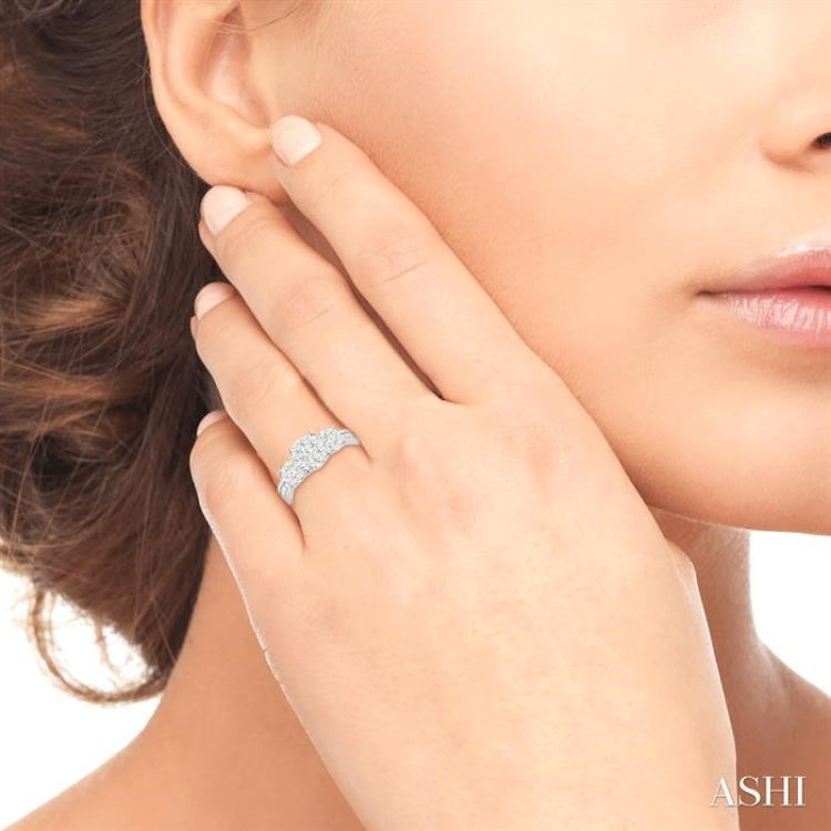 Round Shape Past Present & Future Lovebright Essential Diamond Ring