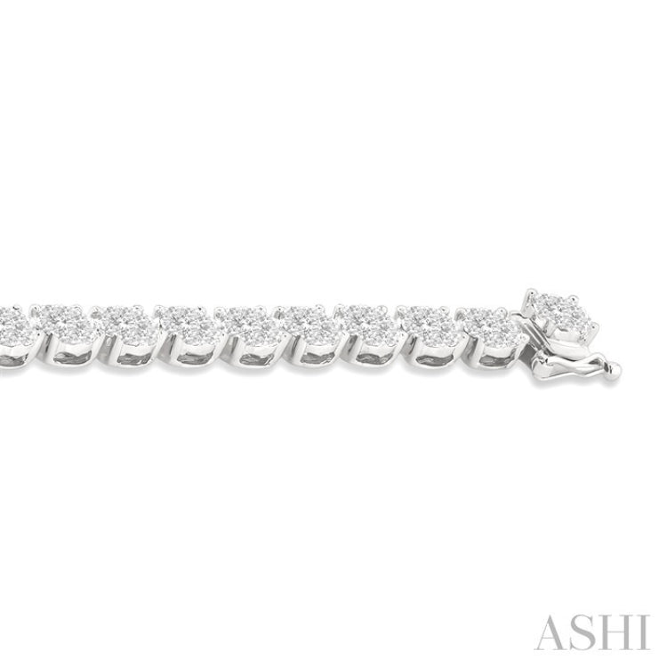 7 Ctw Round Cut Diamond Lovebright Tennis Bracelet in 14K White Gold