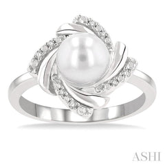 Silver Pearl & Diamond Ring