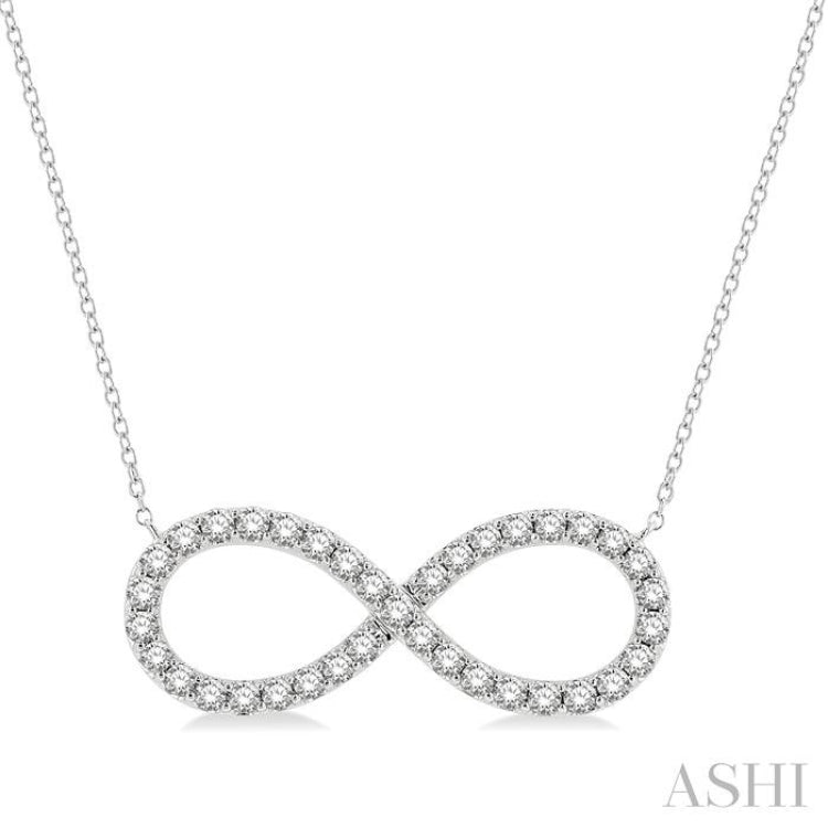 1 Ctw Round Cut Diamond Infinity Pendant With Chain in 14K White Gold