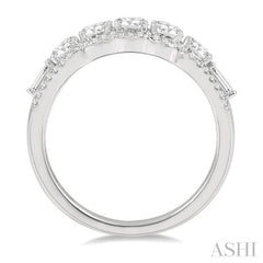 Round Shape 5 Stone Diamond Fashion Ring