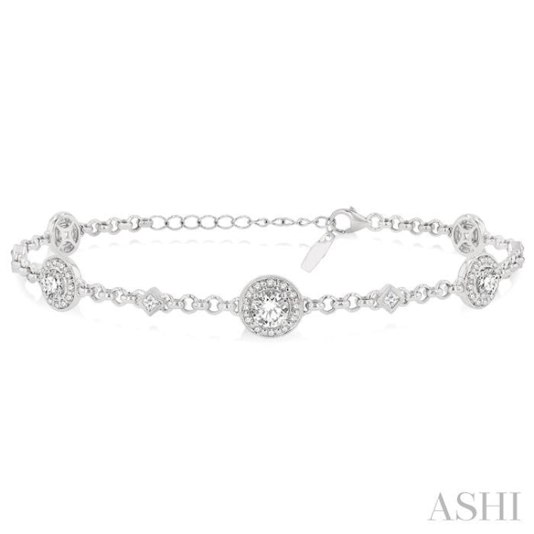 Round Shape Halo Diamond Chain Bracelet