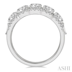 Round Shape 5 Stone Diamond Fashion Ring