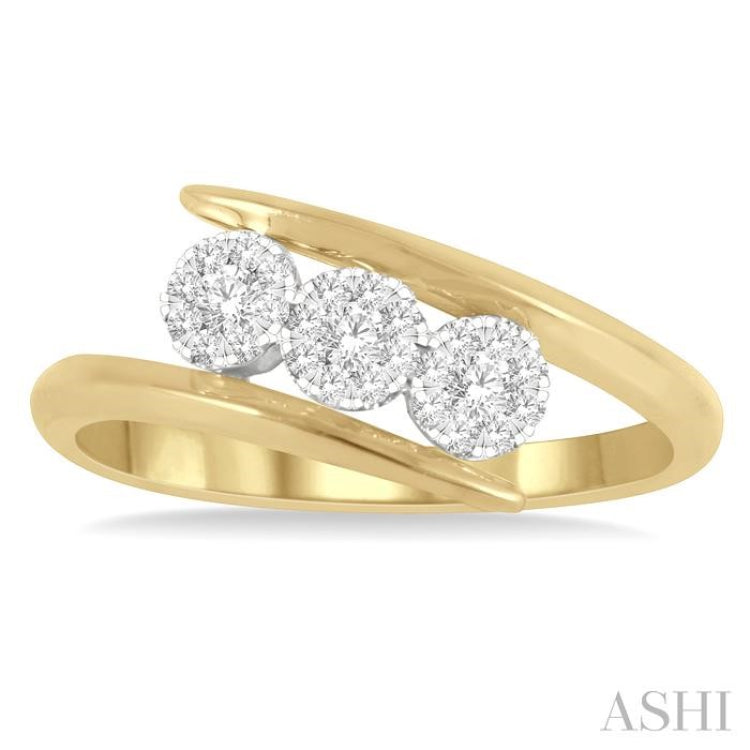 Round Shape 3 Stone Lovebright Diamond Fashion Ring