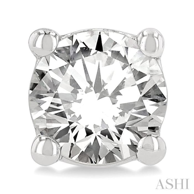 3/4 Ctw Round Cut Diamond Stud Earrings in 14K White Gold