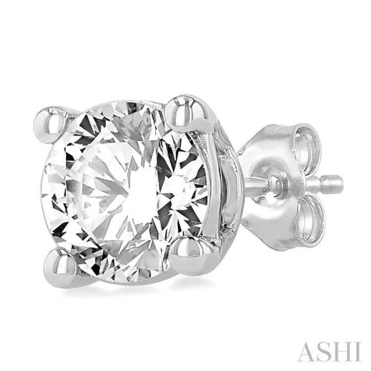 Round Shape Diamond Stud Earrings