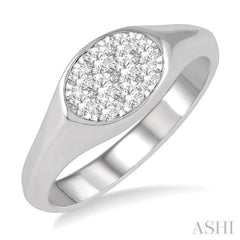 Oval Shape East-West Lovebright Essential Diamond Signet Ring