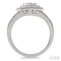 1/20 Ctw Heart Shape Round Cut Diamond Ring in Sterling Silver
