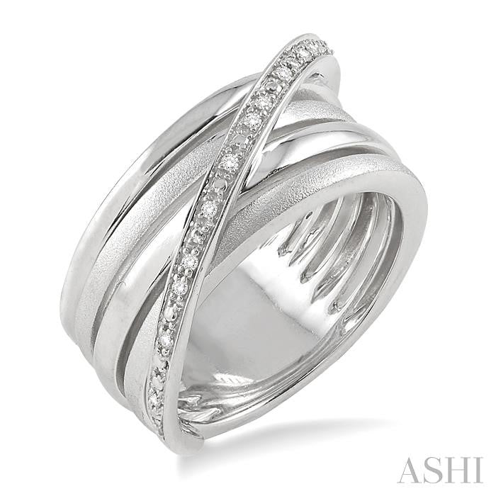 1/20 Ctw Round Cut Diamond Fashion Ring in Sterling Silver