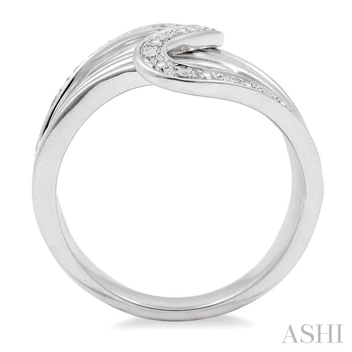 1/20 Ctw Round Cut Diamond Fashion Ring in Sterling Silver