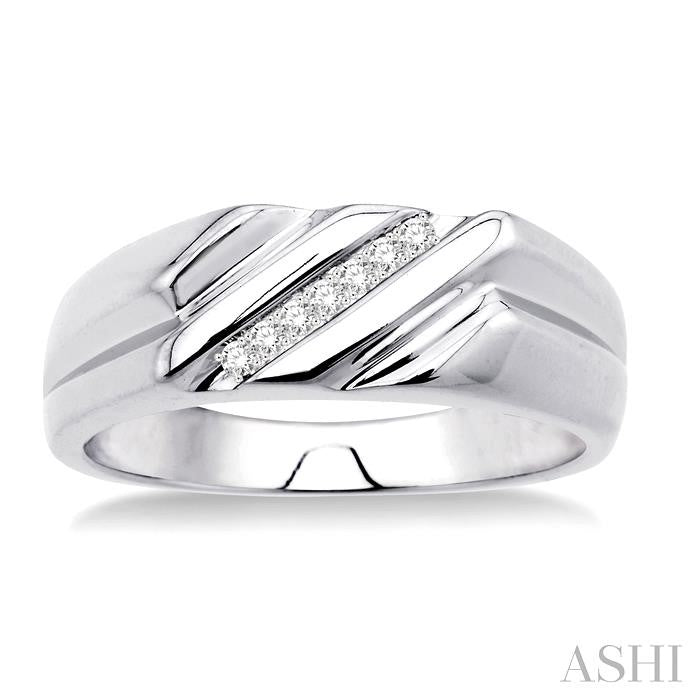 1/20 Ctw Round Cut Diamond Men's Ring in Sterling Silver