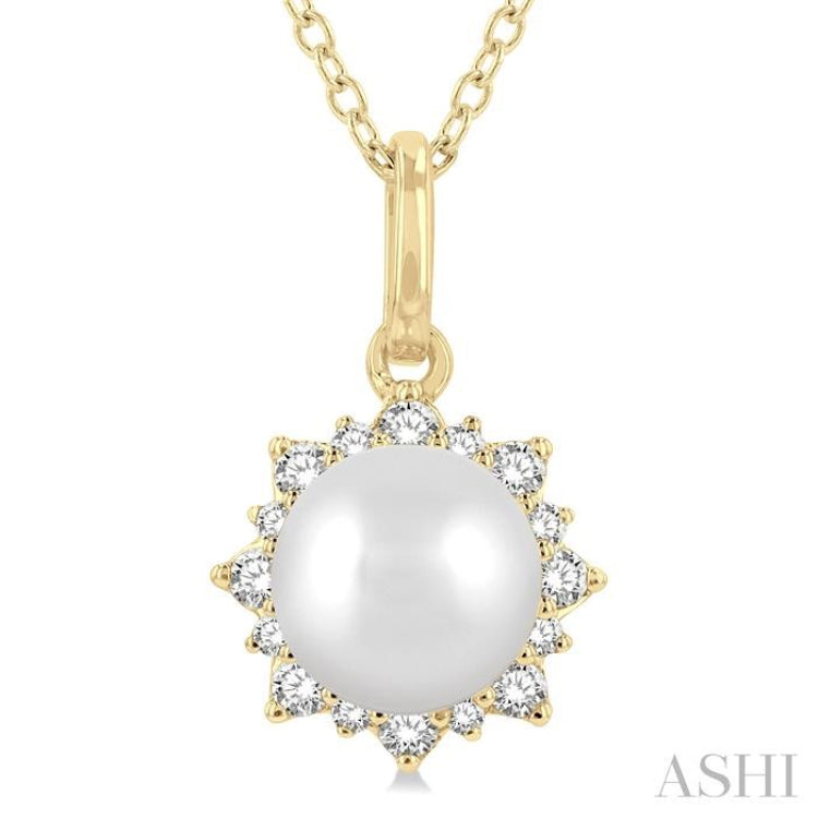 Pearl & Petite Halo Diamond Fashion Pendant