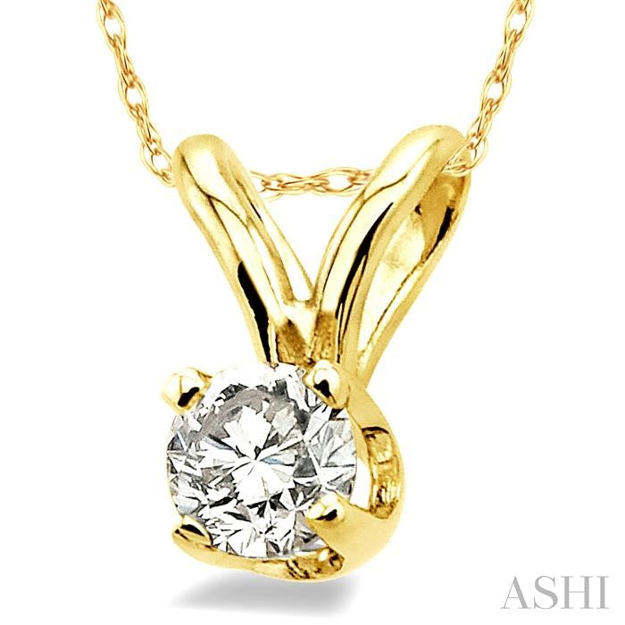1/10 Ctw Round Cut Diamond Solitaire Pendant in 14K Yellow Gold with Chain