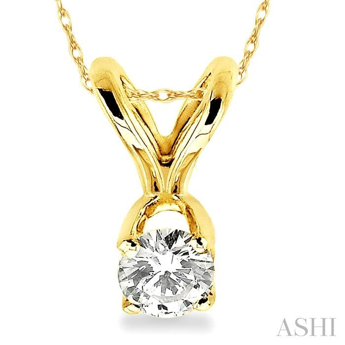 1/10 Ctw Round Cut Diamond Solitaire Pendant in 14K Yellow Gold with Chain
