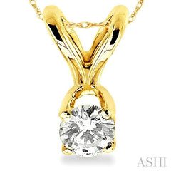1/10 Ctw Round Cut Diamond Solitaire Pendant in 14K Yellow Gold with Chain