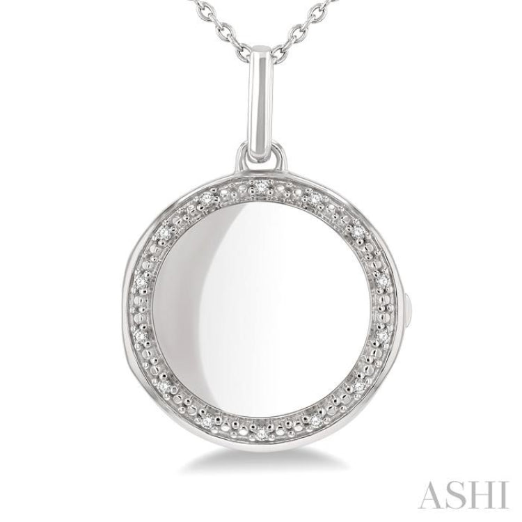 1/10 Ctw Circle Shape Round Cut Diamond Keepsake Locket Pendant With Chain in Sterling Silver