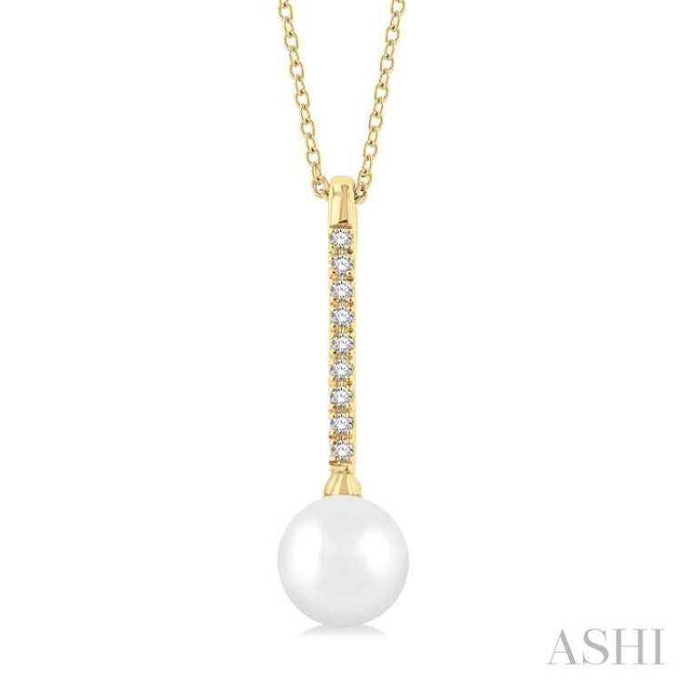 Pearl & Petite Diamond Fashion Pendant