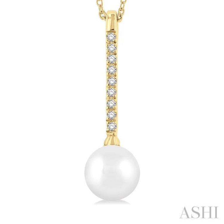 Pearl & Petite Diamond Fashion Pendant