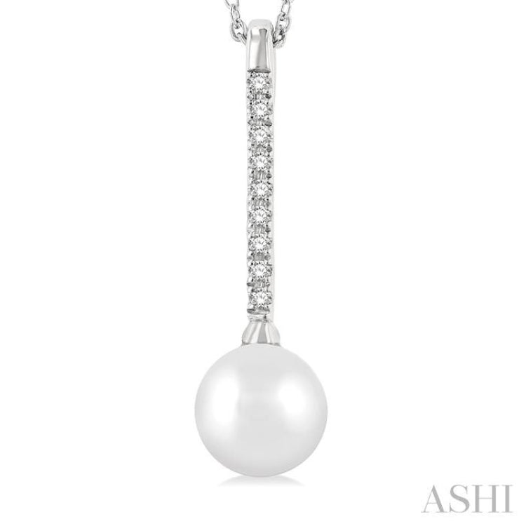 Pearl & Petite Diamond Fashion Pendant