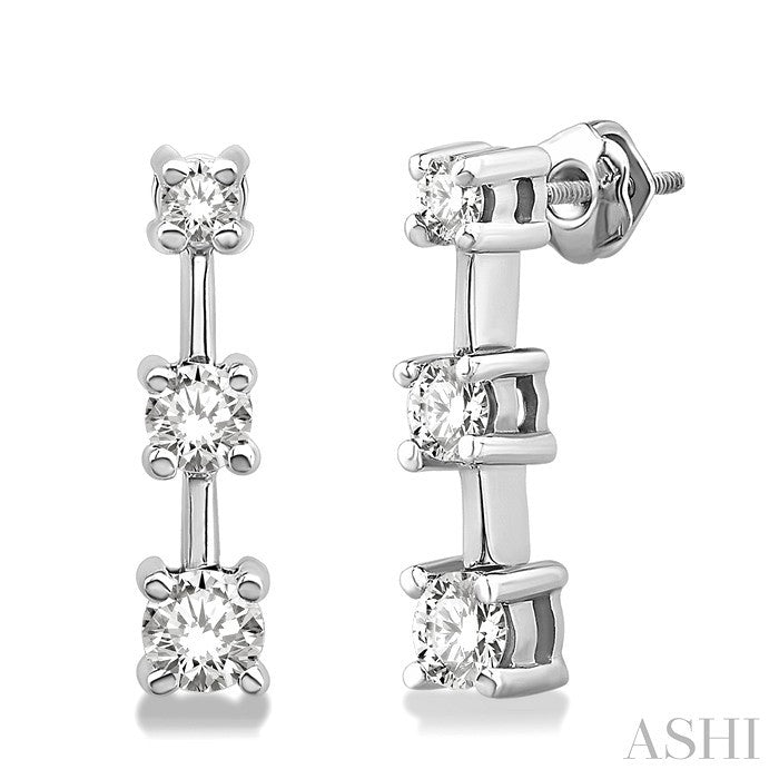 1 Ctw Round Cut Diamond Earrings in 14K White Gold