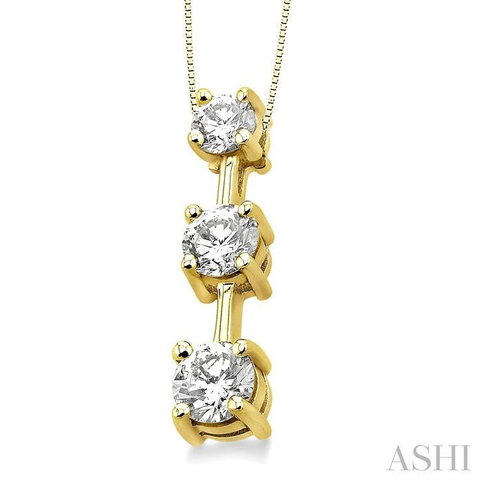 1 Ctw Three Stone Round Cut Diamond Pendant in 14K Yellow Gold with Chain