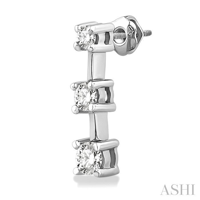 3/4 Ctw Round Cut Diamond Earrings in 14K White Gold