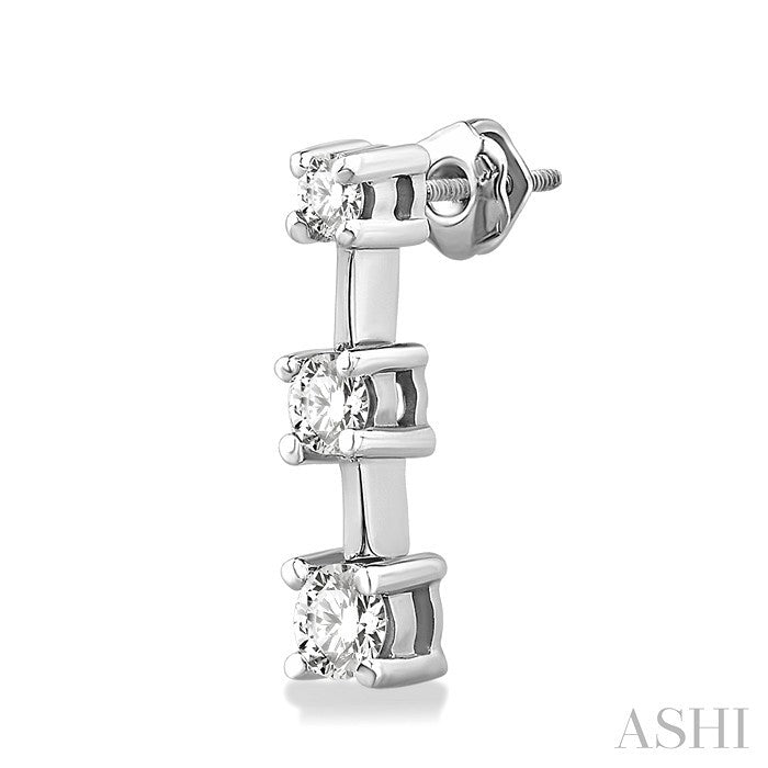 3/4 Ctw Round Cut Diamond Earrings in 14K White Gold