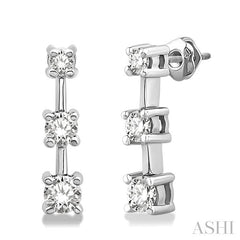 3/4 Ctw Round Cut Diamond Earrings in 14K White Gold