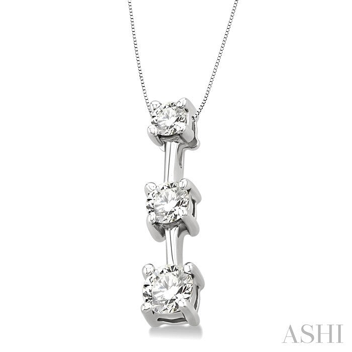 1/2 Ctw Three Stone Round Cut Diamond Pendant in 14K White Gold with Chain