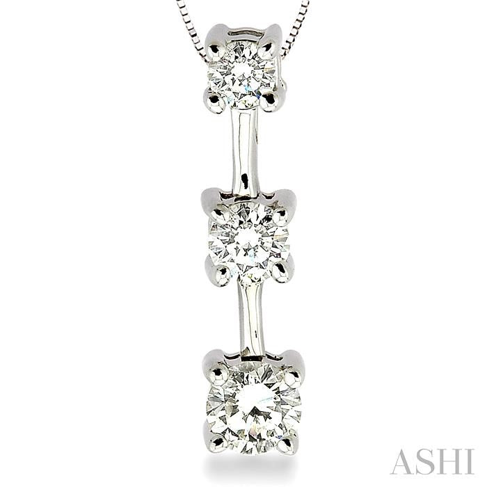 1/2 ctw Three Stone Round Cut Diamond Pendant in 14K White Gold with Chain