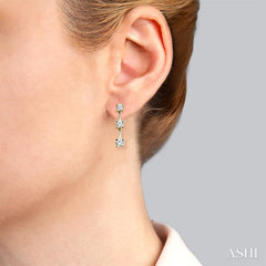 1/2 ctw Round Cut Diamond Earrings in 14K Yellow Gold