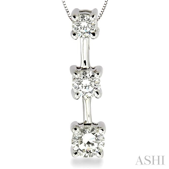 1/2 ctw Three Stone Round Cut Diamond Pendant in 14K White Gold with Chain
