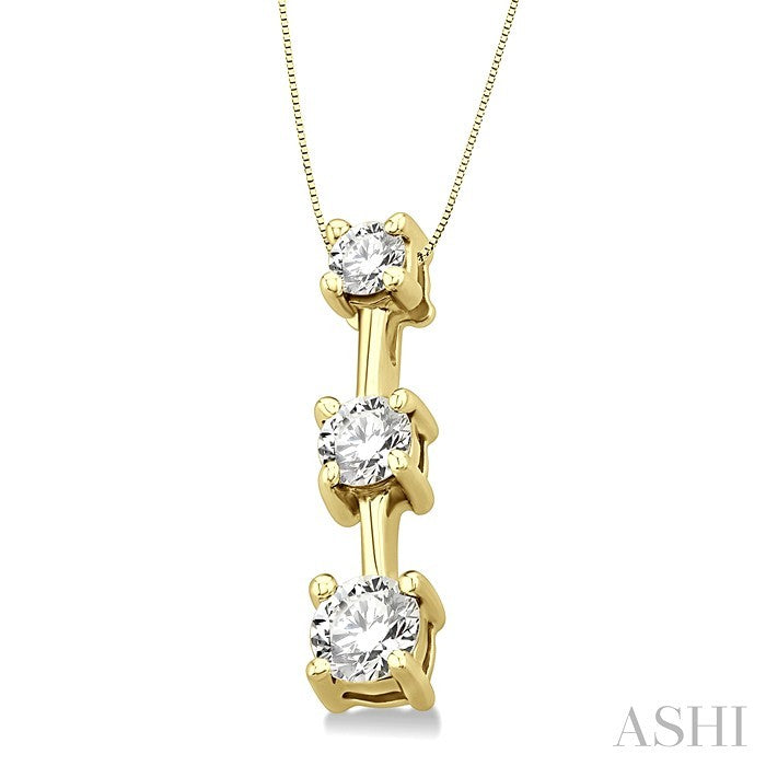 1/2 Ctw Three Stone Round Cut Diamond Pendant in 14K Yellow Gold with Chain