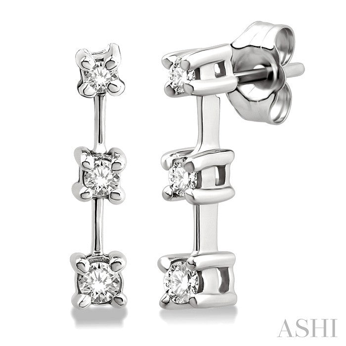 1/4 Ctw Round Cut Diamond Earrings in 14K White Gold