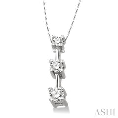 1/4 Ctw Three Stone Round Cut Diamond Pendant in 14K White Gold with Chain