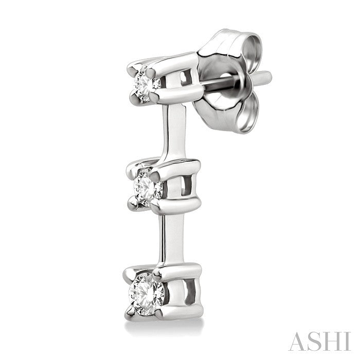 1/4 Ctw Round Cut Diamond Earrings in 14K White Gold