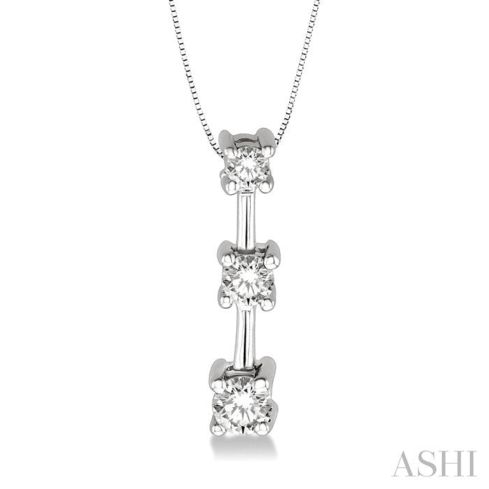1/4 Ctw Three Stone Round Cut Diamond Pendant in 14K White Gold with Chain
