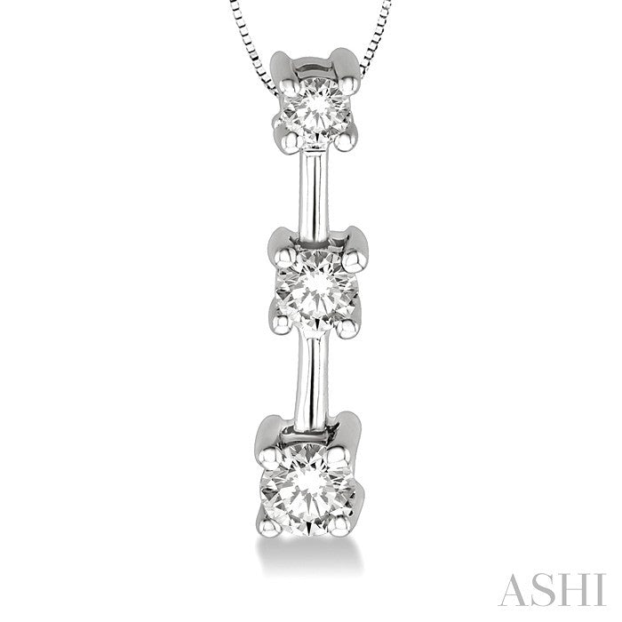 1/4 Ctw Three Stone Round Cut Diamond Pendant in 14K White Gold with Chain