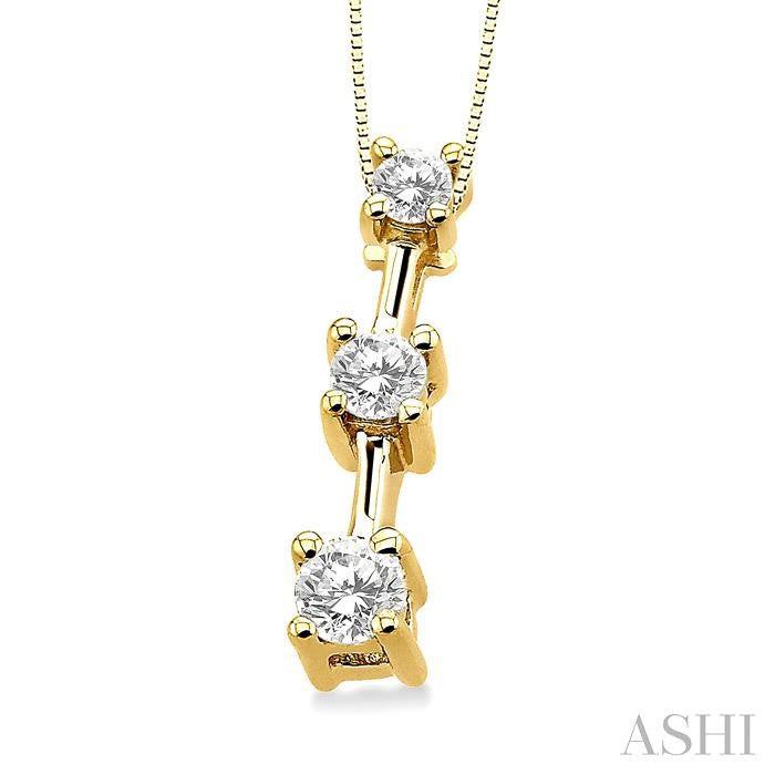 1/4 ctw Three Stone Round Cut Diamond Pendant in 14K Yellow Gold with Chain