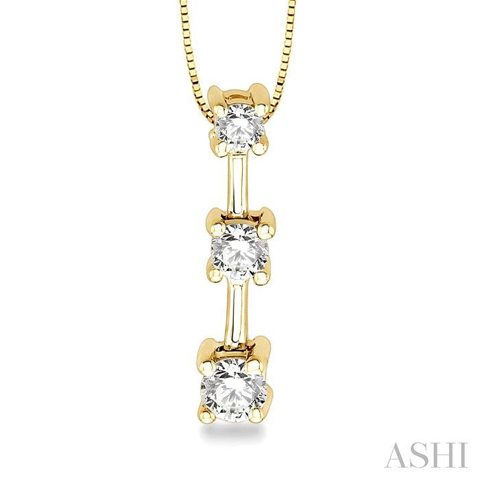 1/4 Ctw Three Stone Round Cut Diamond Pendant in 14K Yellow Gold with Chain