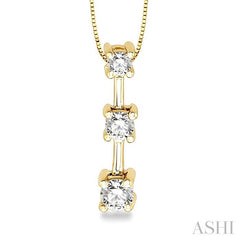 1/4 Ctw Three Stone Round Cut Diamond Pendant in 14K Yellow Gold with Chain