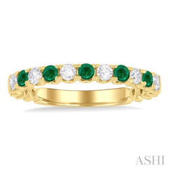 2.25 MM Emerald and 1/4 Ctw Round Cut Diamond Precious Wedding Band in 14K Yellow Gold