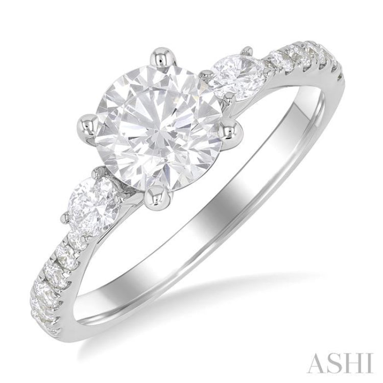 Round Shape Semi-Mount Diamond Engagement Ring