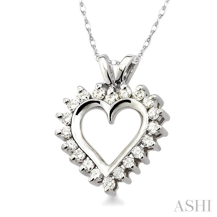 1/4 Ctw Round Diamond Heart Pendant in 10K White Gold with Chain